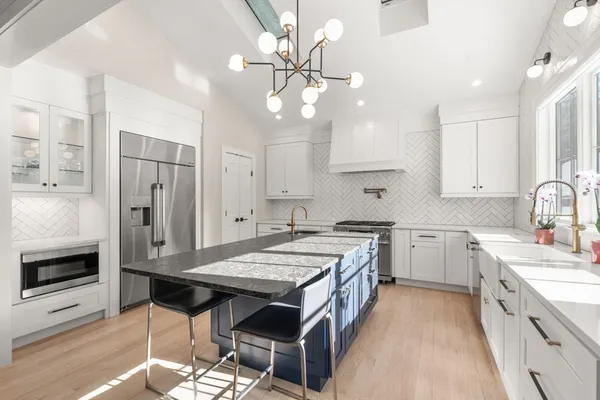 $3,195,000 | 620 High Rock Street, Needham, MA 02492