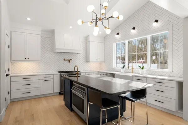 $3,195,000 | 620 High Rock Street, Needham, MA 02492