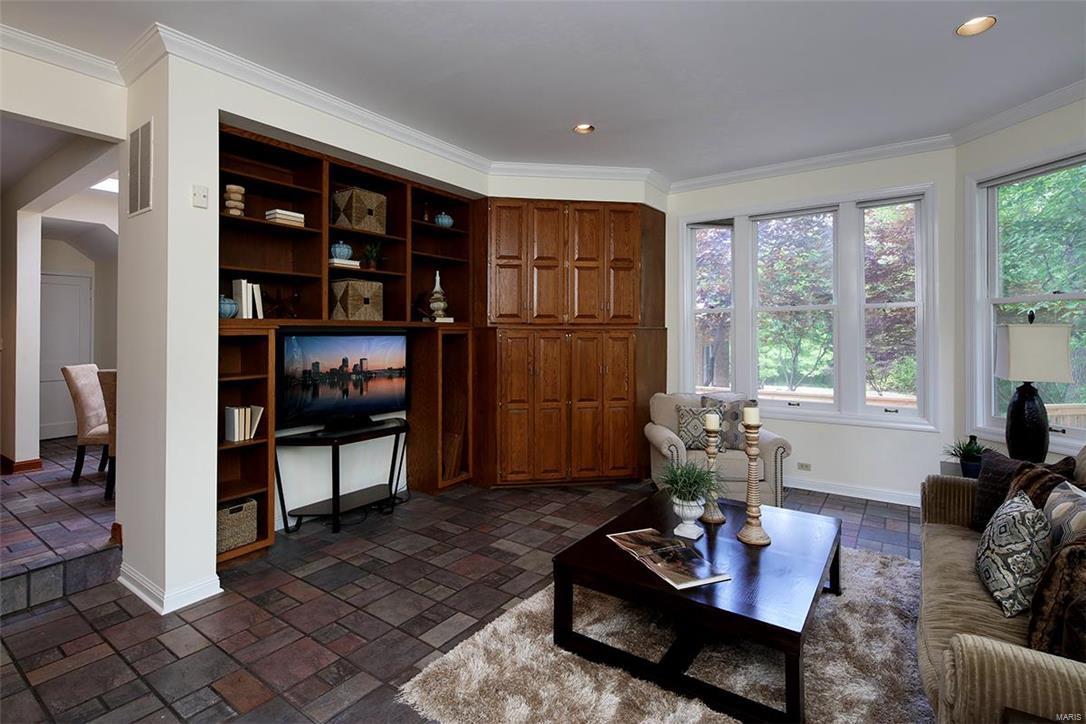 28 Dromara Road Ladue, MO 63124 - Photo 6 of 17 Gallery Image 6