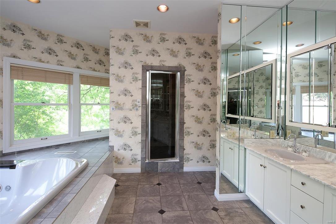 28 Dromara Road Ladue, MO 63124 - Photo 9 of 17 Gallery Image 9