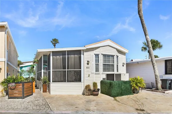 $179,900 | 10725 South Ocean Drive, Unit 311, Jensen Beach, FL 34957