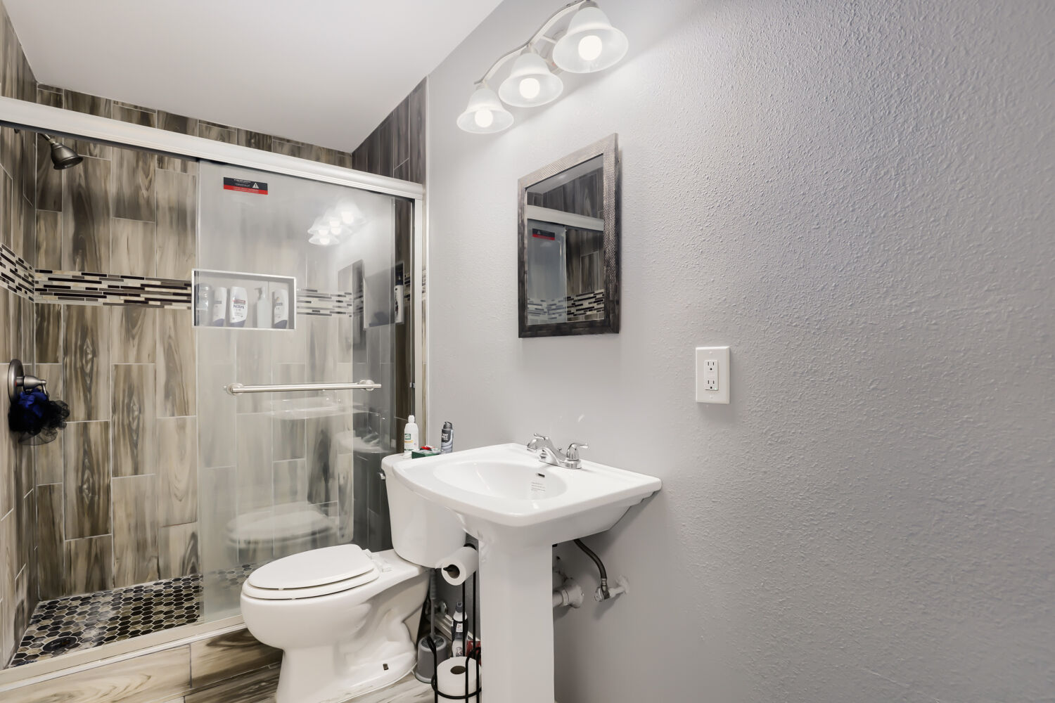 4801 Saguaro Road Austin, TX 78744 - Photo 16 of 25 Gallery Image 16