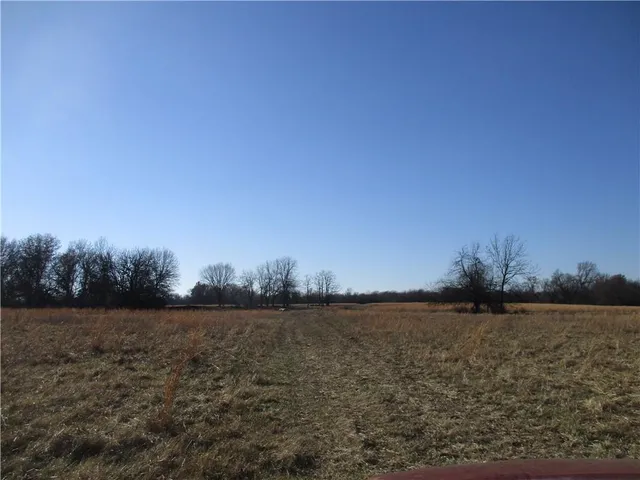 $1,000,000 | 5484 Southwest 40th Street, Columbus, KS 66725