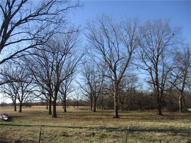 $1,000,000 | 5484 Southwest 40th Street, Columbus, KS 66725