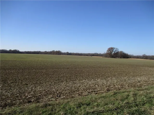 $1,000,000 | 5484 Southwest 40th Street, Columbus, KS 66725