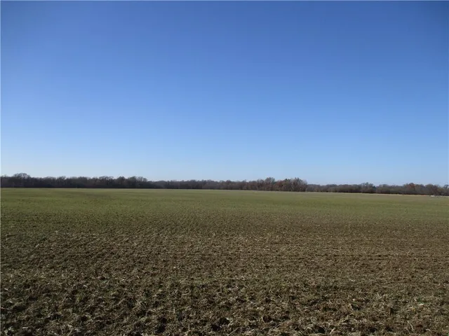 $1,000,000 | 5484 Southwest 40th Street, Columbus, KS 66725