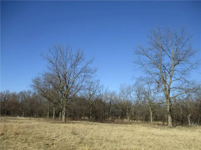 $1,000,000 | 5484 Southwest 40th Street, Columbus, KS 66725