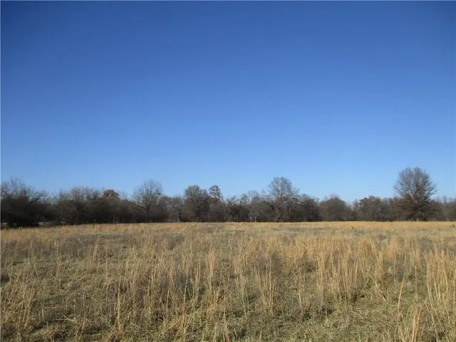 $1,000,000 | 5484 Southwest 40th Street, Columbus, KS 66725