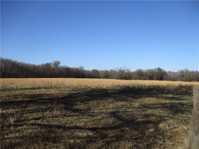 $1,000,000 | 5484 Southwest 40th Street, Columbus, KS 66725