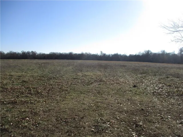 $1,000,000 | 5484 Southwest 40th Street, Columbus, KS 66725