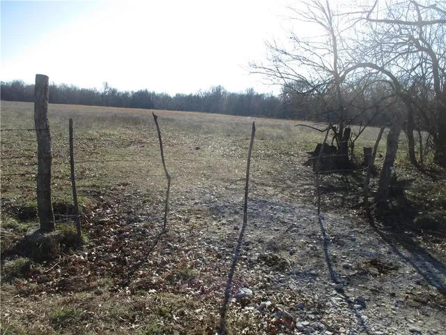 $1,000,000 | 5484 Southwest 40th Street, Columbus, KS 66725