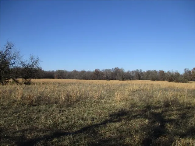 $1,000,000 | 5484 Southwest 40th Street, Columbus, KS 66725