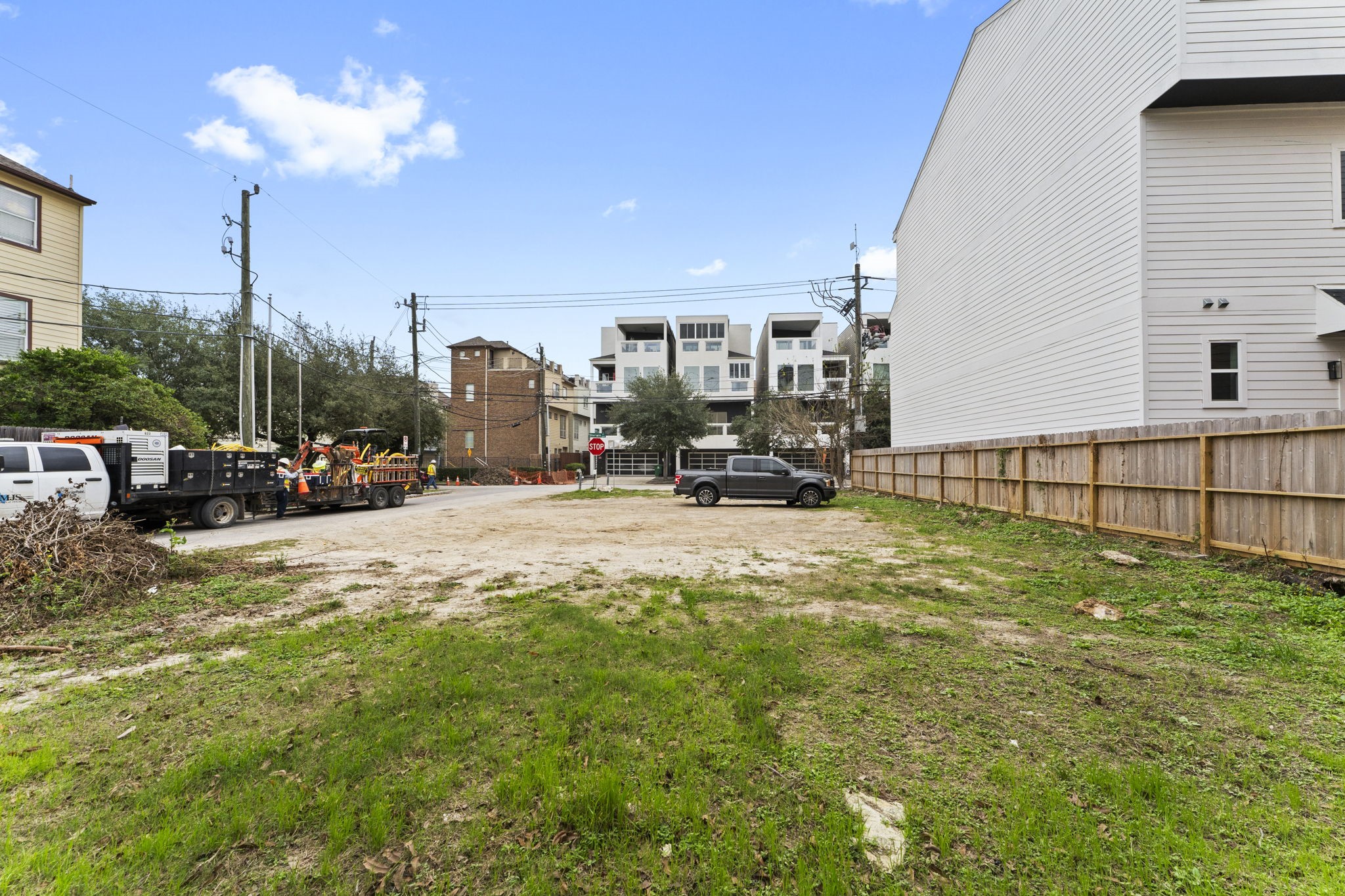 5807 Katy Street Houston, TX 77007 - Photo 15 of 37 These high-angle views showcase the lot’s generous proportions and its strategic placement within an established modern residential row.