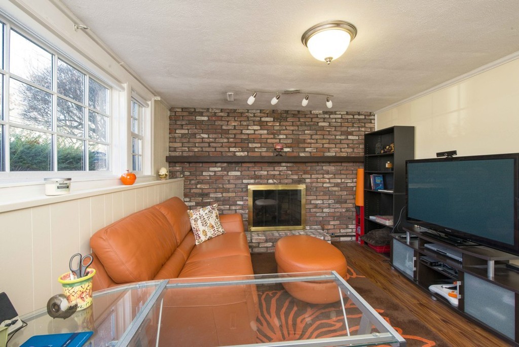 200 Robert Road Dedham, MA 02026 - Photo 19 of 25 Gallery Image 19