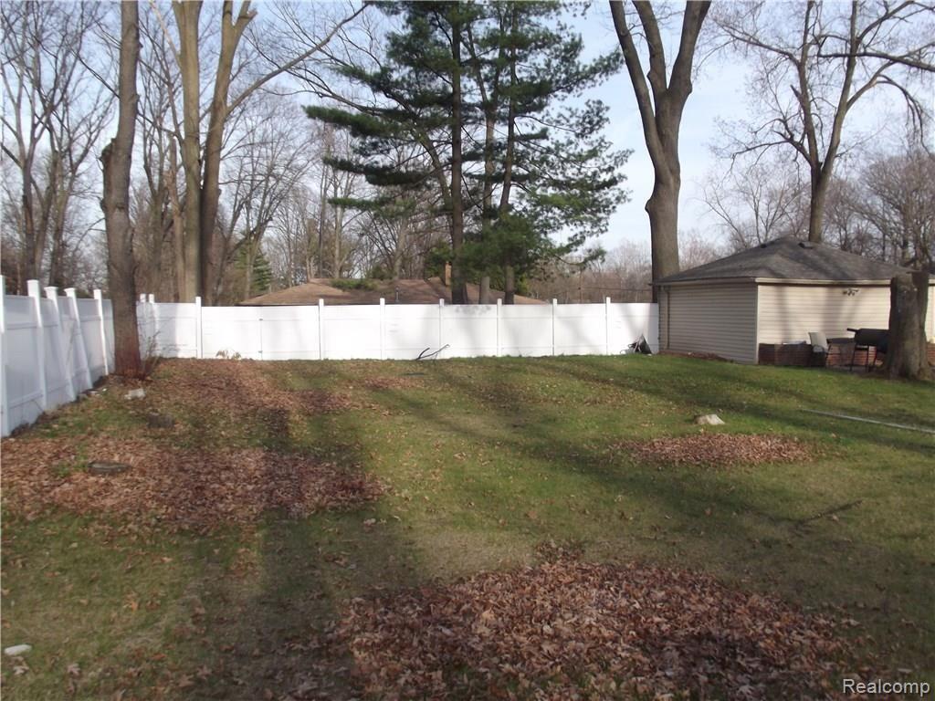 18808 Midway Road Southfield, MI 48075 - Photo 8 of 25 DSCF7267.JPG