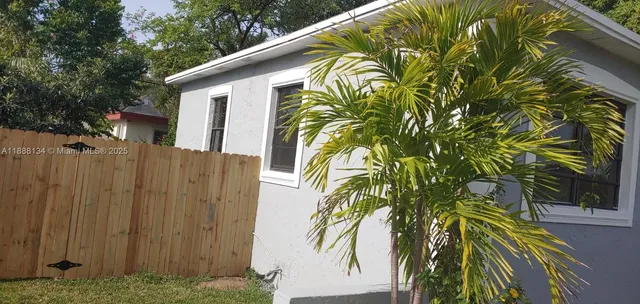 $3,500 | 5770 Southwest 62nd Terrace, Miami, FL 33143
