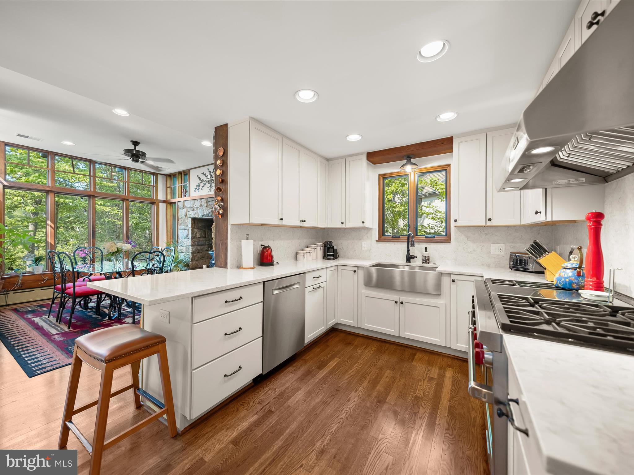 6310 Poe Road Bethesda, MD 20817 - Photo 10 of 46 Stunning Renovated Chef's Kitchen