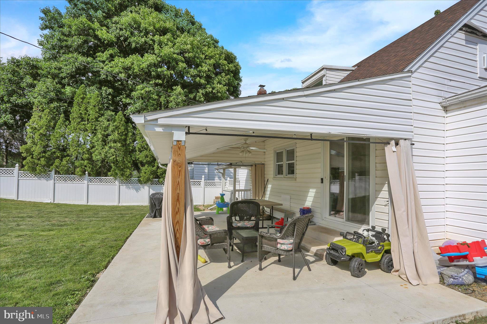 224 Bard Avenue Reading, PA 19608 - Photo 30 of 33 E26A8713