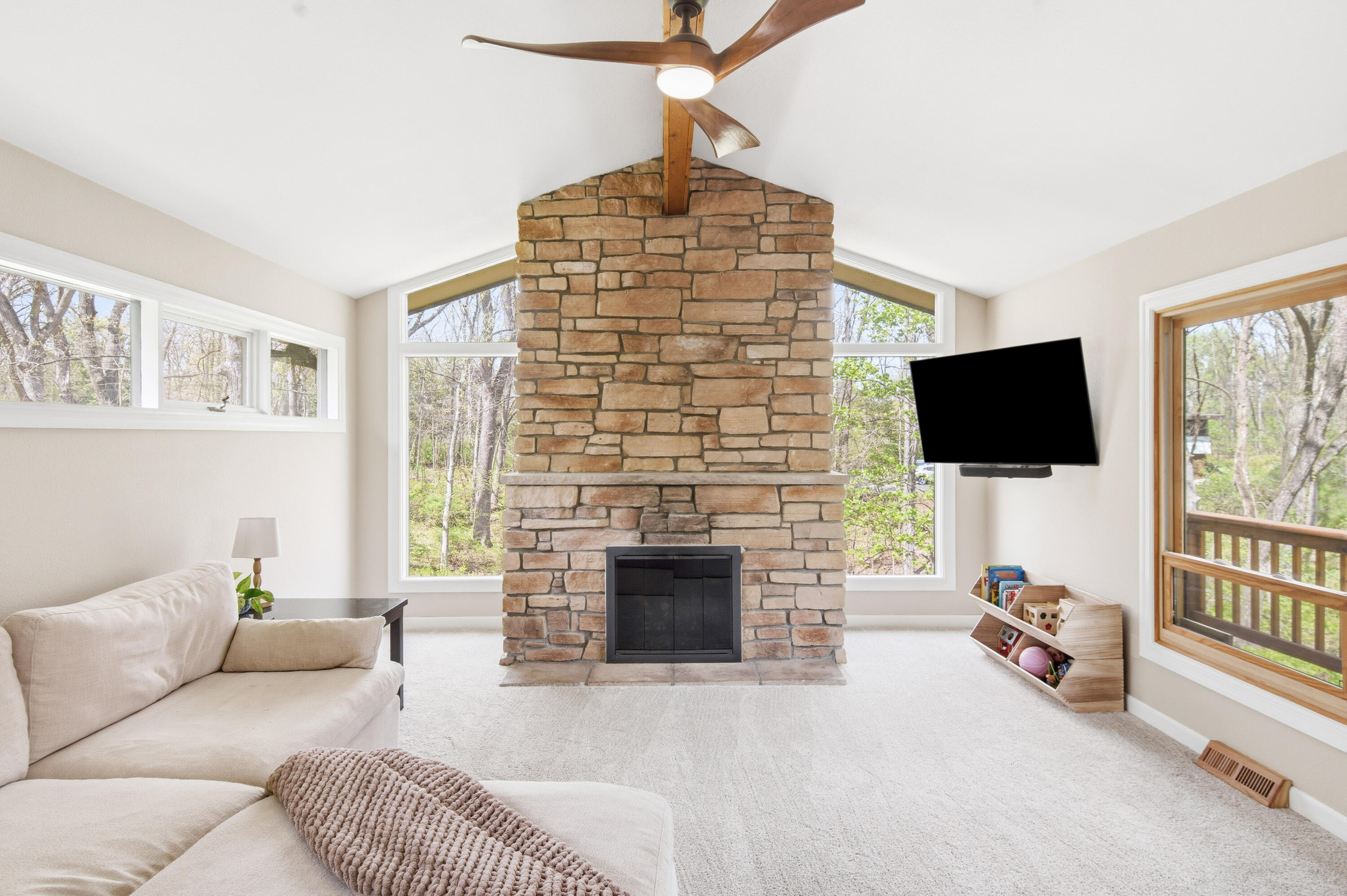 2028 Hillside Court Delafield, WI 53018 - Photo 12 of 55 Hillside-Final-12