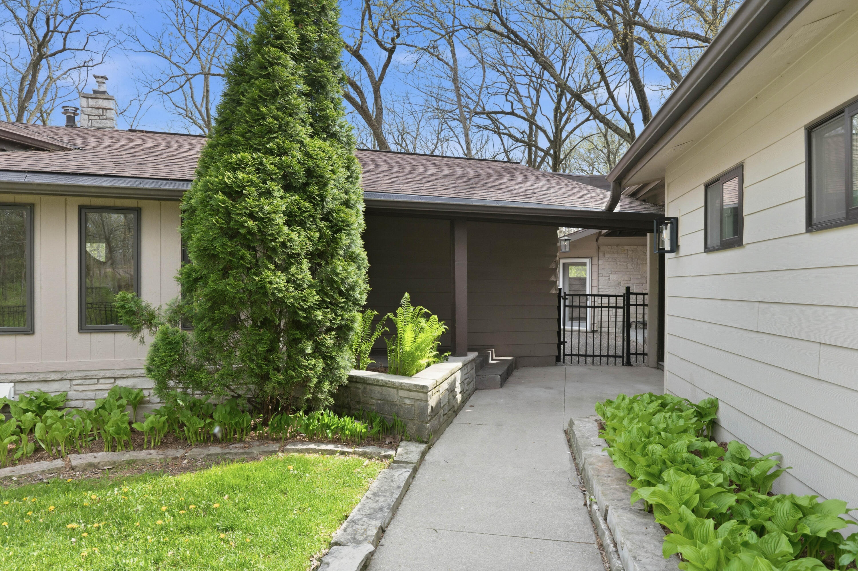 2028 Hillside Court Delafield, WI 53018 - Photo 53 of 55 Hillside-Final-58