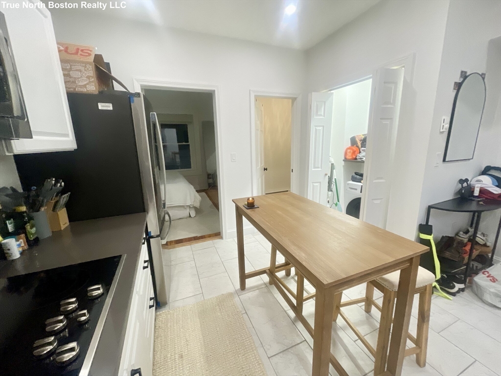 206 Hanover Street, Unit 2 Boston, MA 02113 - Photo 3 of 7