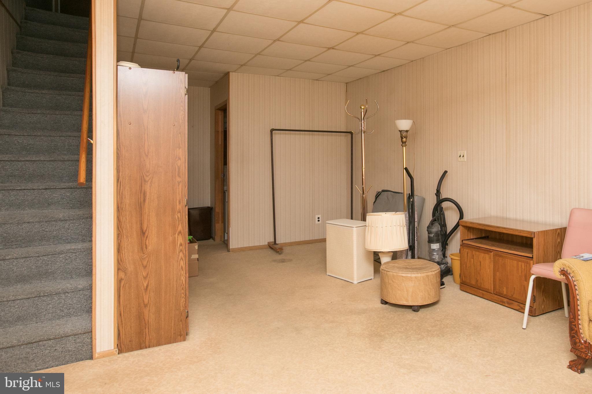 320 Powell Street Gloucester City, NJ 08030 - Photo 6 of 29 Living Room
