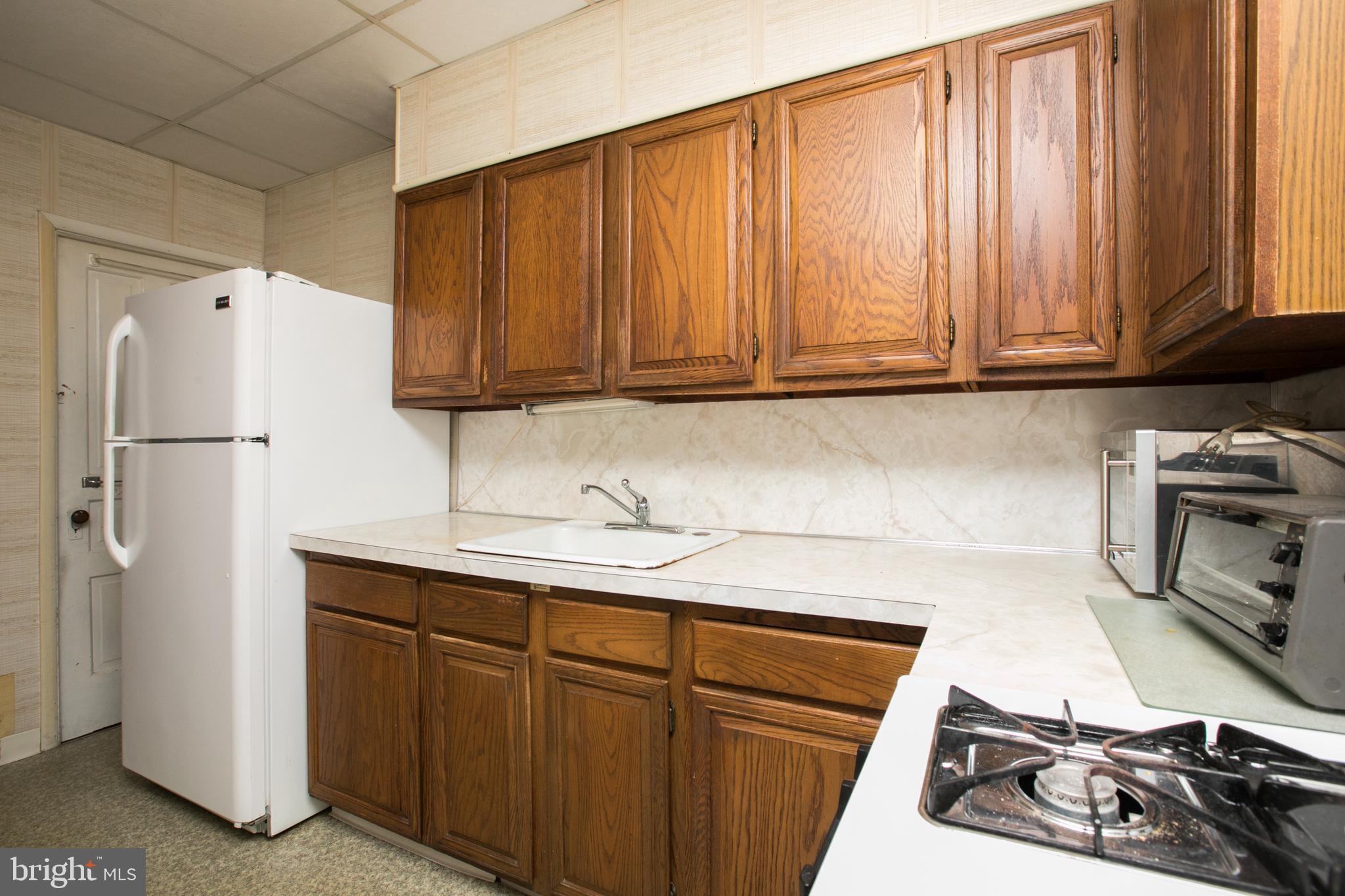 320 Powell Street Gloucester City, NJ 08030 - Photo 7 of 29 Kitchen