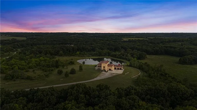 $1,800,000 | 2343 North 600 Road, Edgerton, KS 66021