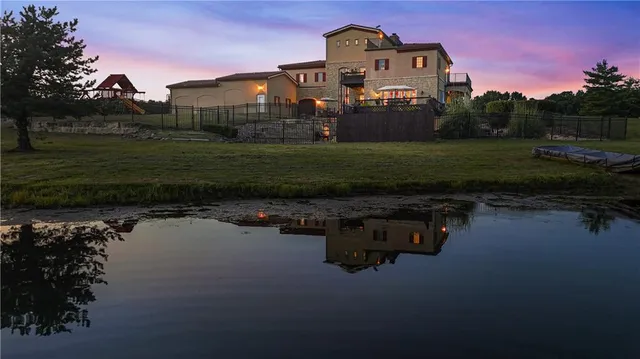 $1,800,000 | 2343 North 600 Road, Edgerton, KS 66021