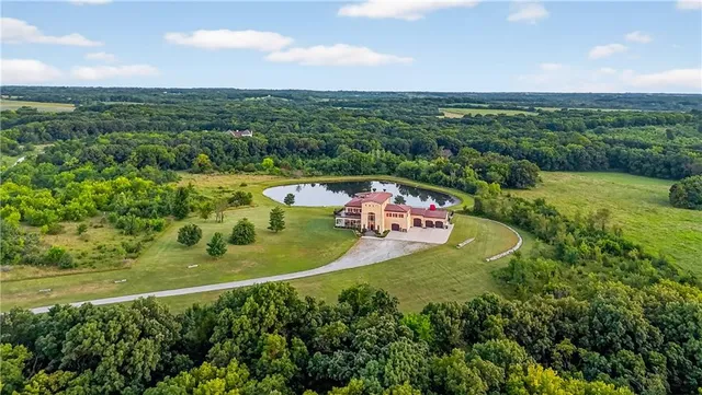 $1,800,000 | 2343 North 600 Road, Edgerton, KS 66021