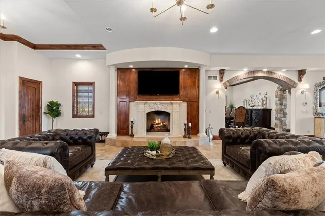 $1,800,000 | 2343 North 600 Road, Edgerton, KS 66021