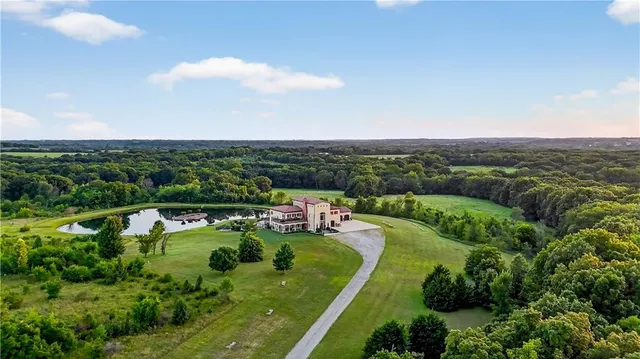 $1,800,000 | 2343 North 600 Road, Edgerton, KS 66021