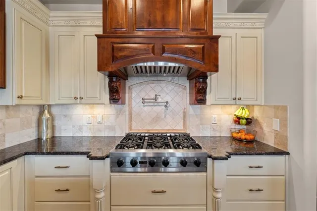 $1,800,000 | 2343 North 600 Road, Edgerton, KS 66021