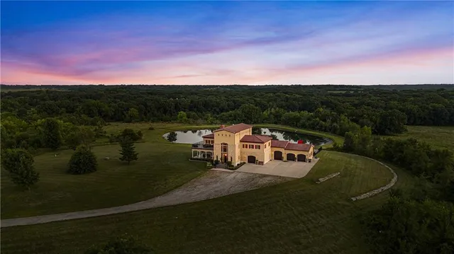 $1,800,000 | 2343 North 600 Road, Edgerton, KS 66021