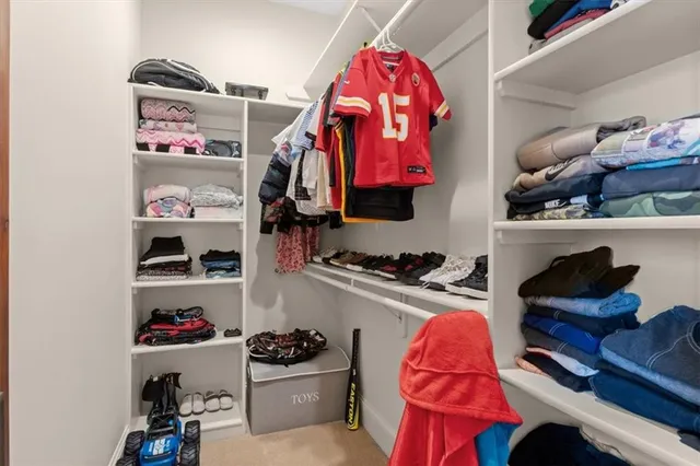 $1,800,000 | 2343 North 600 Road, Edgerton, KS 66021