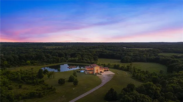 $1,800,000 | 2343 North 600 Road, Edgerton, KS 66021