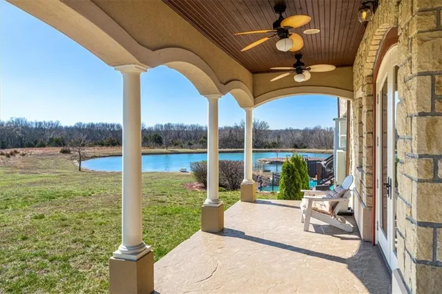 $1,800,000 | 2343 North 600 Road, Edgerton, KS 66021