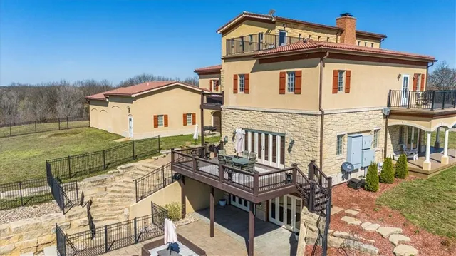 $1,800,000 | 2343 North 600 Road, Edgerton, KS 66021