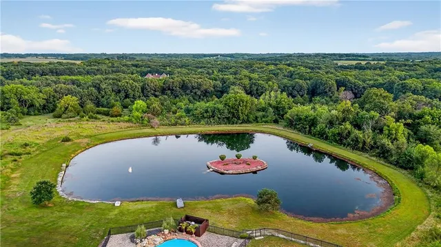 $1,800,000 | 2343 North 600 Road, Edgerton, KS 66021