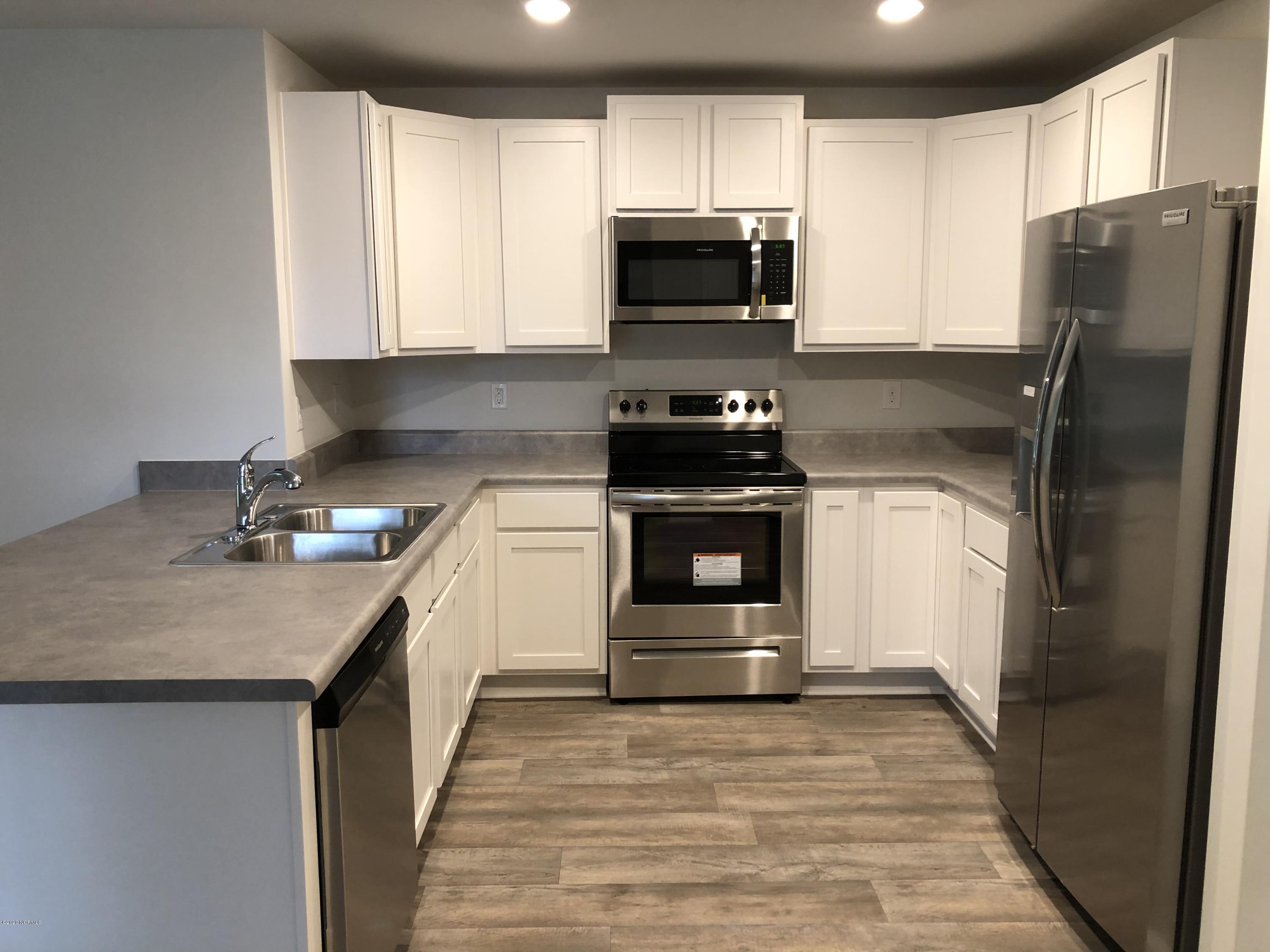 391 Ellis Road Southeast, Unit LOT #29 Bolivia, NC 28422 - Photo 6 of 29 Kitchen