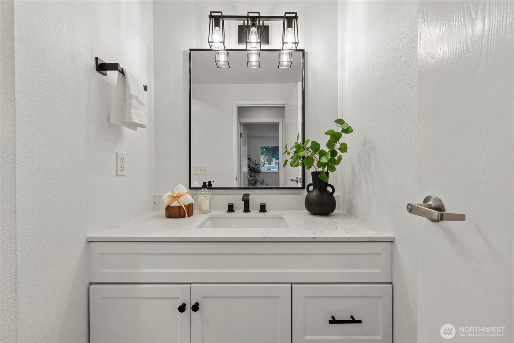 17519 149th Avenue Southeast, Unit D3 Renton, WA 98058 - Photo 5 of 28 Gallery Image 5