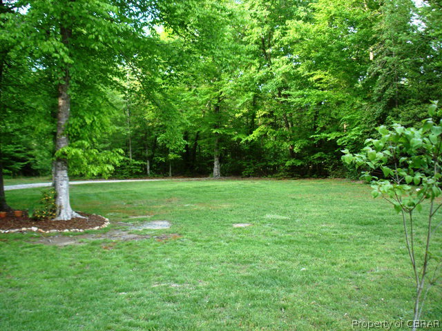 8122 Willis Road Gloucester, VA 23061 - Photo 3 of 24