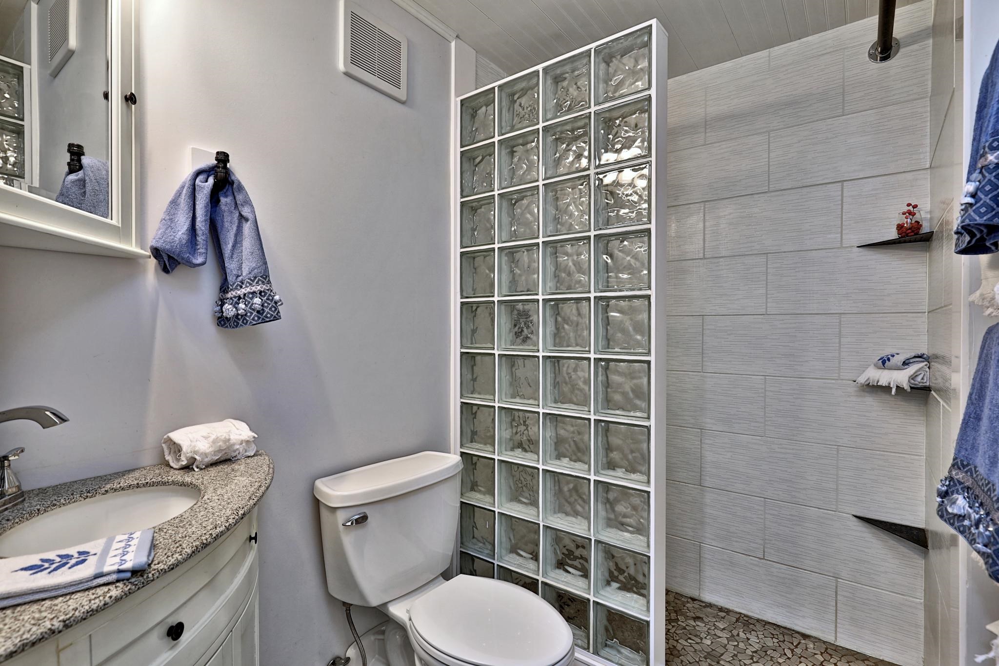 697 East Mountain Road, Unit B2 Killington, VT 05751 - Photo 14 of 33 Gallery Image 14