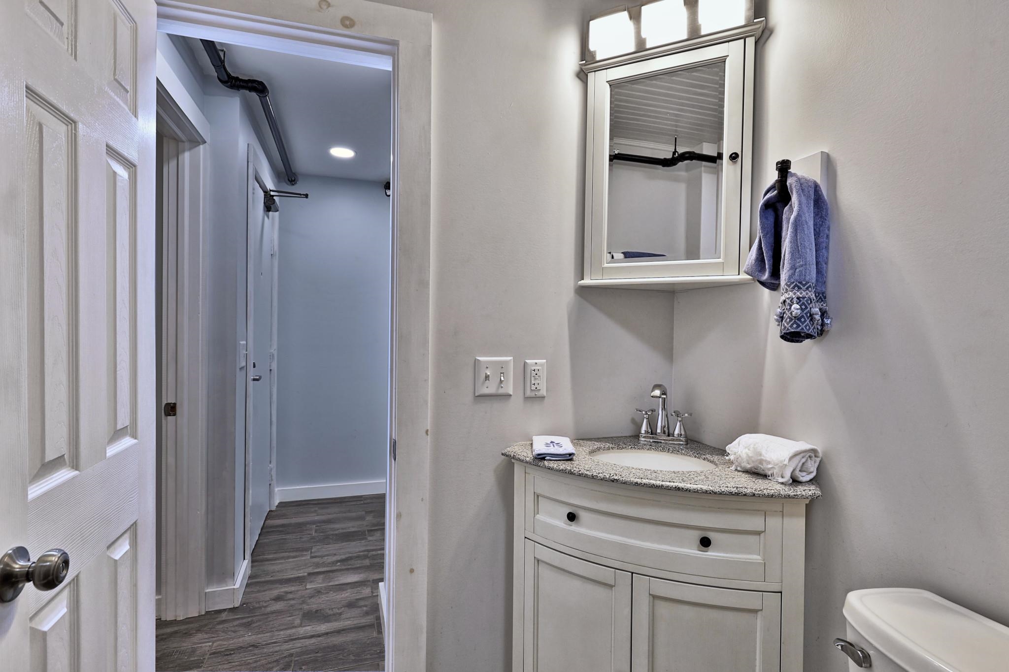 697 East Mountain Road, Unit B2 Killington, VT 05751 - Photo 17 of 33 Gallery Image 17