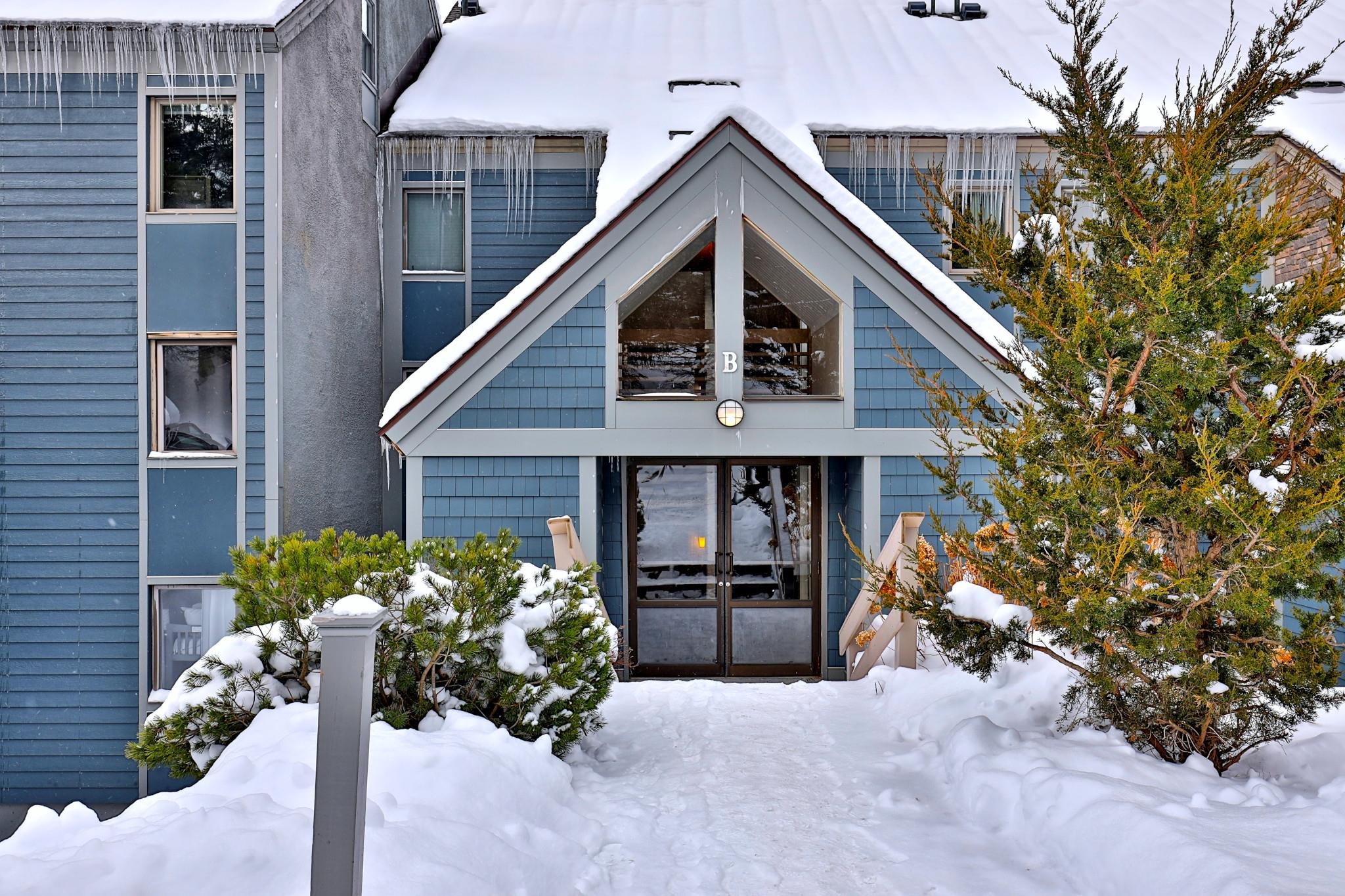 697 East Mountain Road, Unit B2 Killington, VT 05751 - Photo 18 of 33 Gallery Image 18