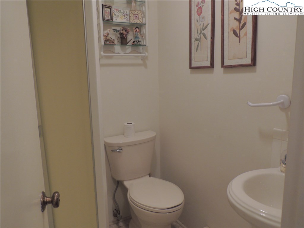 2957 Hickory Boone, NC 28607 - Photo 8 of 13 Gallery Image 8