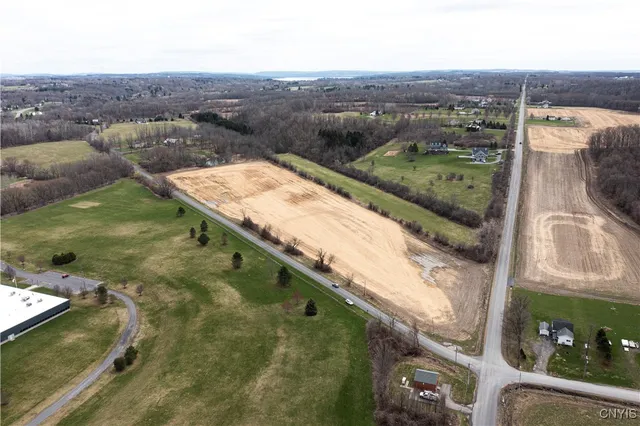 $249,900 | 692 Sheldon Road, Skaneateles, NY 13152