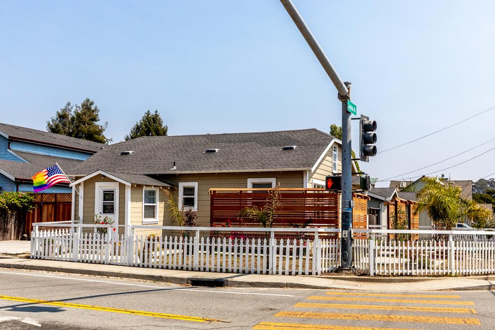 2211 Capitola Road Santa Cruz, CA 95062 - Photo 20 of 20 a view of a house and a balcony