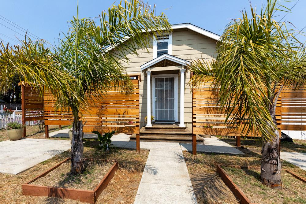 2211 Capitola Road Santa Cruz, CA 95062 - Photo 2 of 20 a front view of a house with a yard