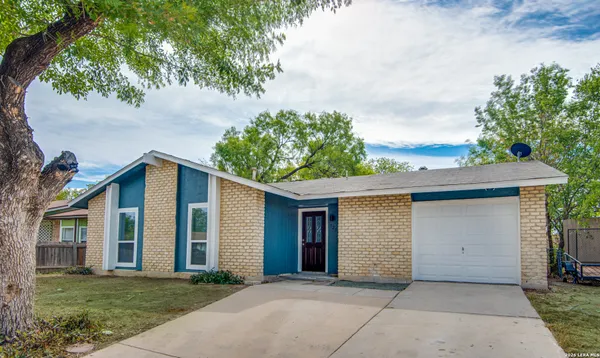 $1,599 | 5230 Village, San Antonio, TX 78218